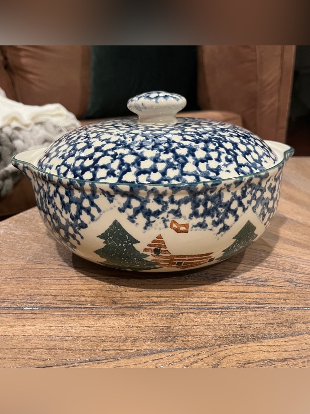 Christmas Tienshan Folk Craft Cabin in the Snow 8 Cup Covered Casserole Dish